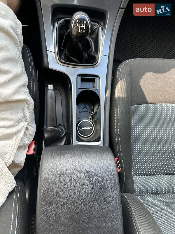 Седан Ford Mondeo 2012 в Киеве