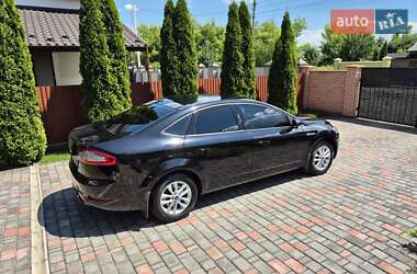 Седан Ford Mondeo 2012 в 