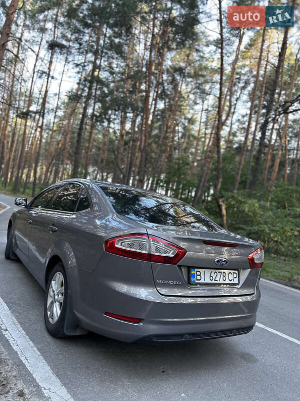 Седан Ford Mondeo 2012 в Полтаве