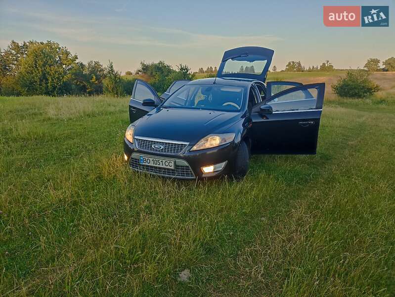 Лифтбек Ford Mondeo 2009 в Почаеве