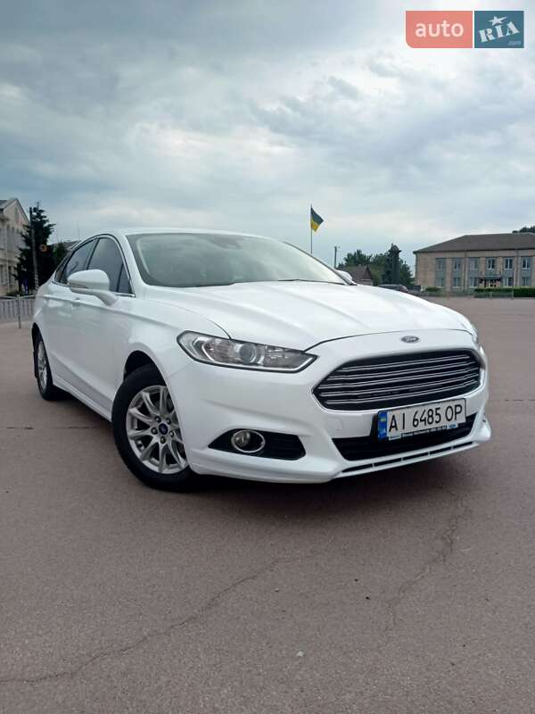 Седан Ford Mondeo 2014 в 