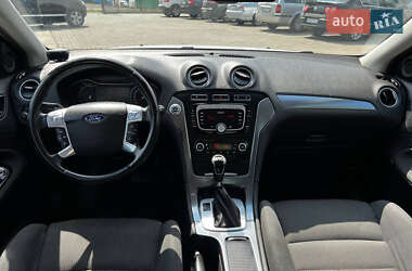 Седан Ford Mondeo 2011 в 