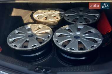 Седан Ford Mondeo 2013 в 