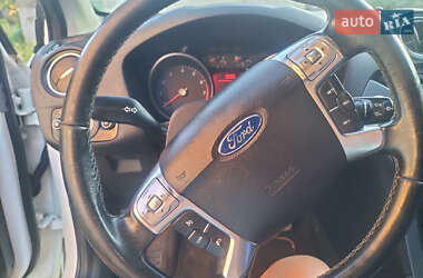 Седан Ford Mondeo 2011 в 