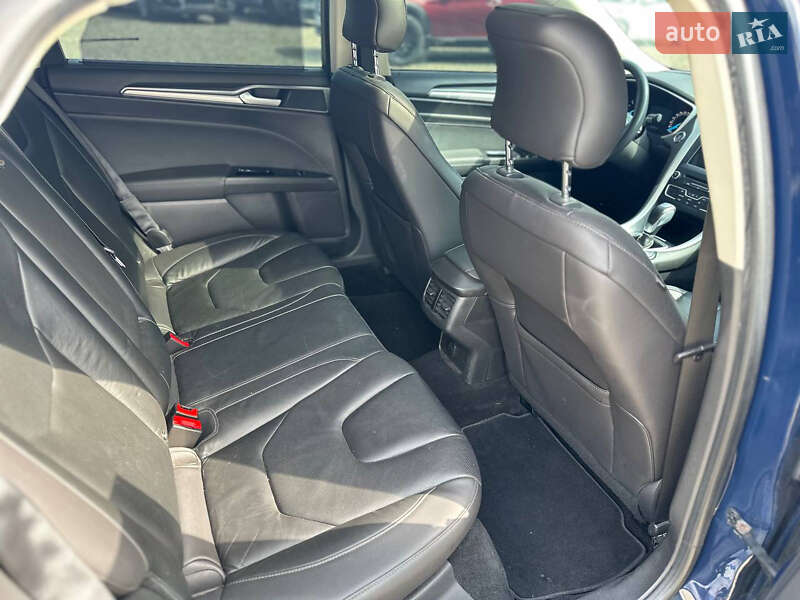 Седан Ford Mondeo 2016 в Львове