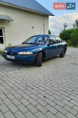 Седан Ford Mondeo 1993 в Пустомитах