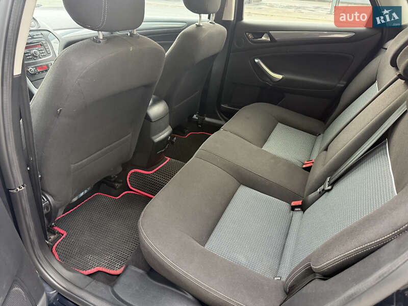 Седан Ford Mondeo 2011 в Ивано-Франковске