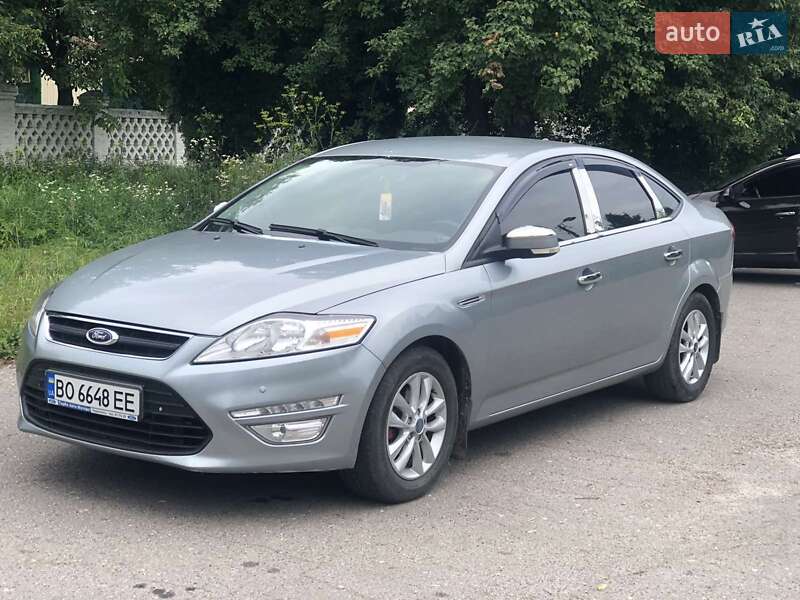 Седан Ford Mondeo 2012 в 