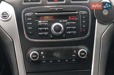 Седан Ford Mondeo 2012 в 