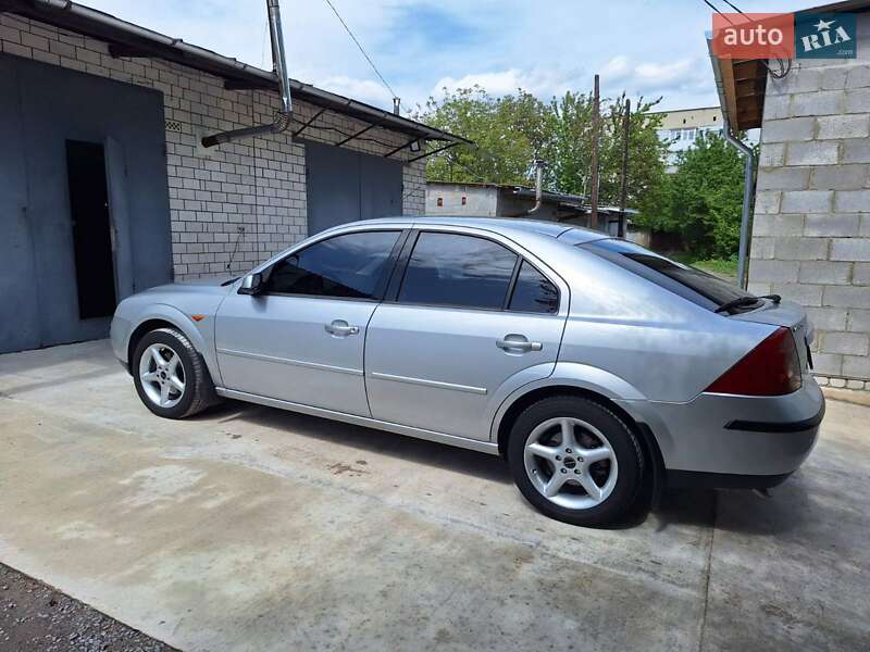 Лифтбек Ford Mondeo 2001 в Казатине