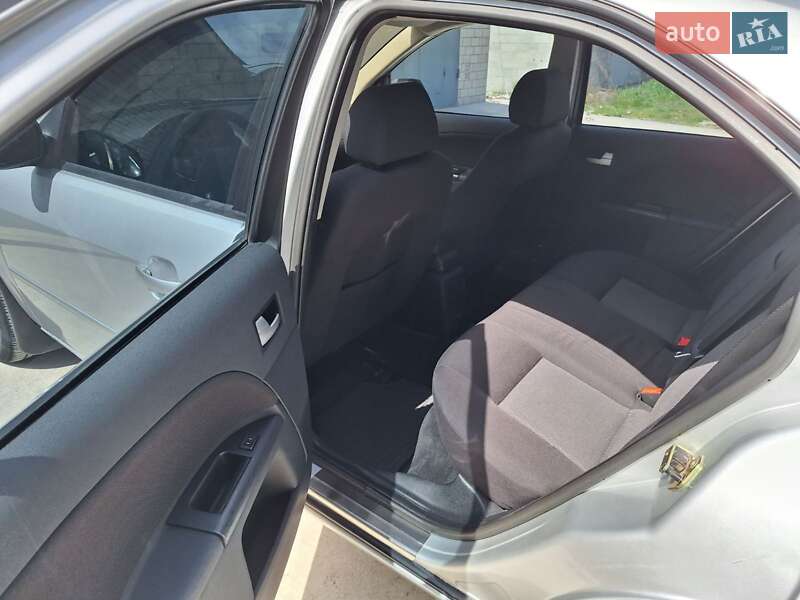 Лифтбек Ford Mondeo 2001 в Казатине