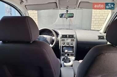 Лифтбек Ford Mondeo 2001 в 