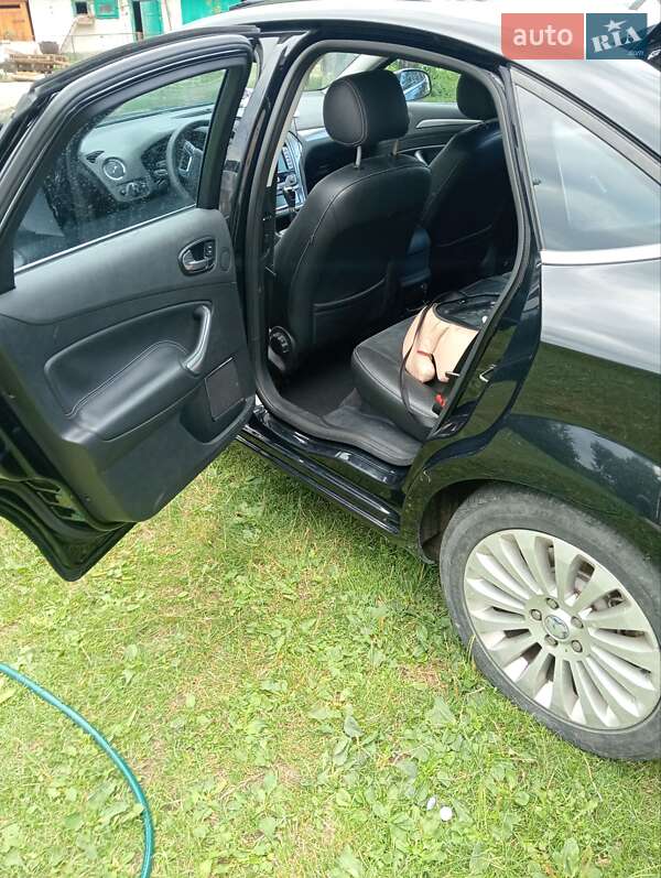 Лифтбек Ford Mondeo 2007 в Львове