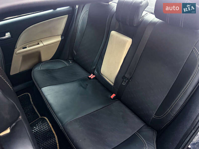 Седан Ford Mondeo 2003 в Киеве