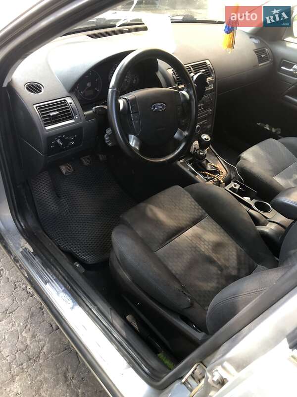 Лифтбек Ford Mondeo 2006 в Конотопе