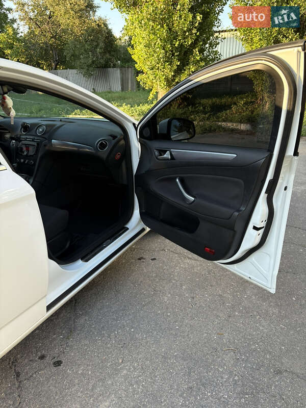 Седан Ford Mondeo 2011 в Харькове