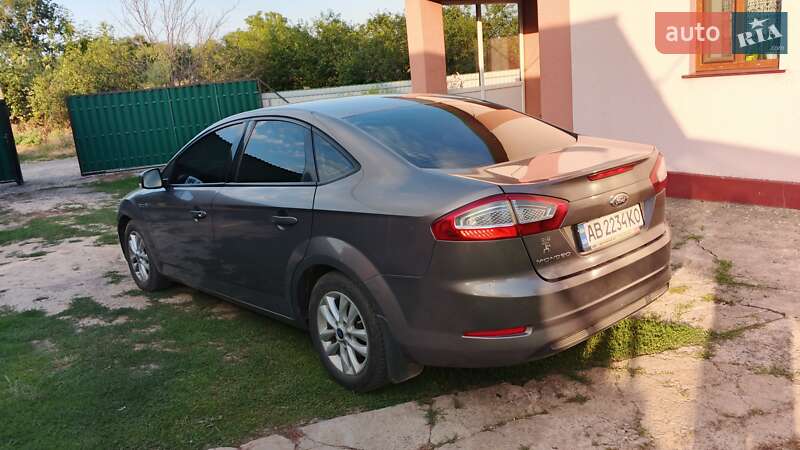 Седан Ford Mondeo 2011 в Гайсине