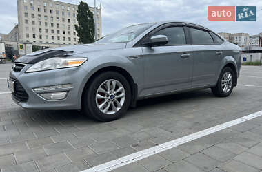 Седан Ford Mondeo 2012 в 