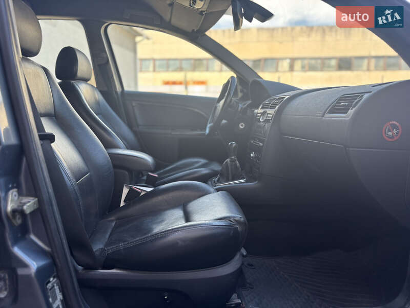 Ліфтбек Ford Mondeo 2003 в Трускавці фото 17 Ліфтбек Ford Mondeo 2003 в Трускавці