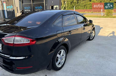 Седан Ford Mondeo 2013 в 
