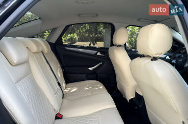 Седан Ford Mondeo 2013 в 