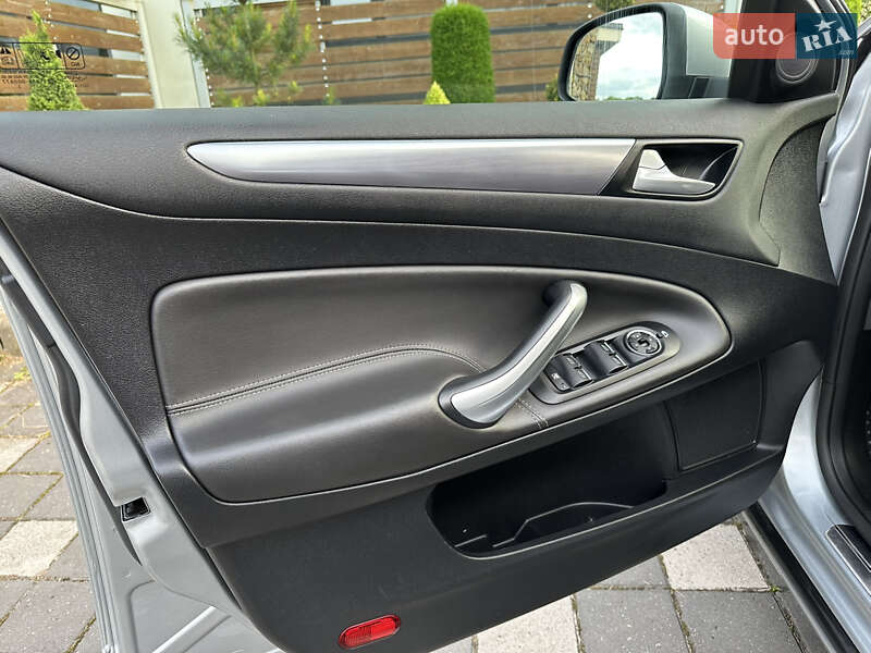 Універсал Ford Mondeo 2014 в Стрию