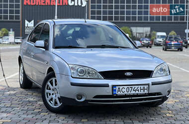 Лифтбек Ford Mondeo 2000 в 