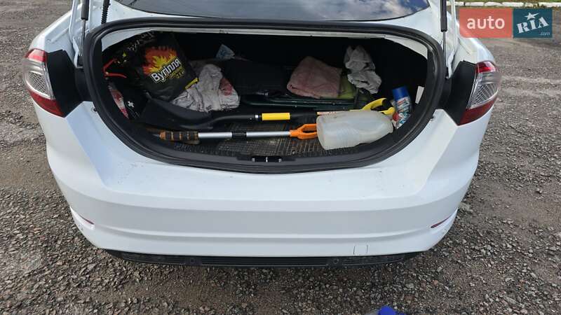 Седан Ford Mondeo 2012 в Чернигове