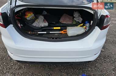 Седан Ford Mondeo 2012 в 