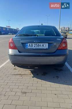 Лифтбек Ford Mondeo 2001 в 