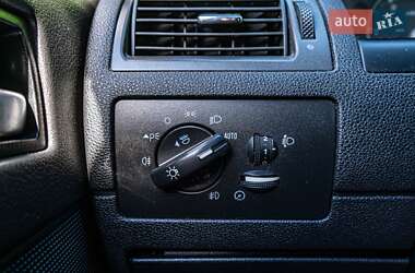 Седан Ford Mondeo 2003 в 