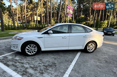 Седан Ford Mondeo 2012 в 