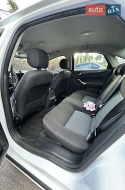 Седан Ford Mondeo 2012 в 
