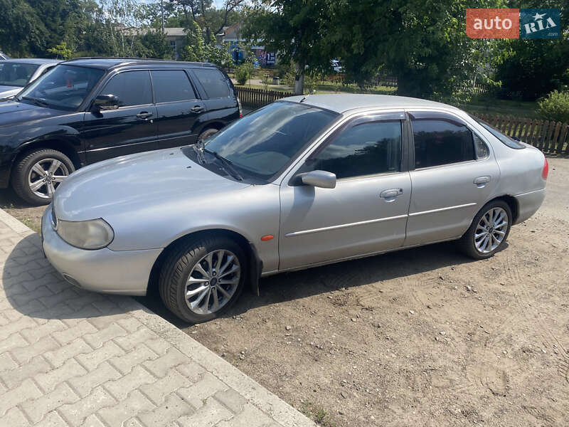 Лифтбек Ford Mondeo 2000 в Вышгороде