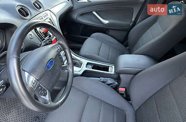 Лифтбек Ford Mondeo 2013 в 