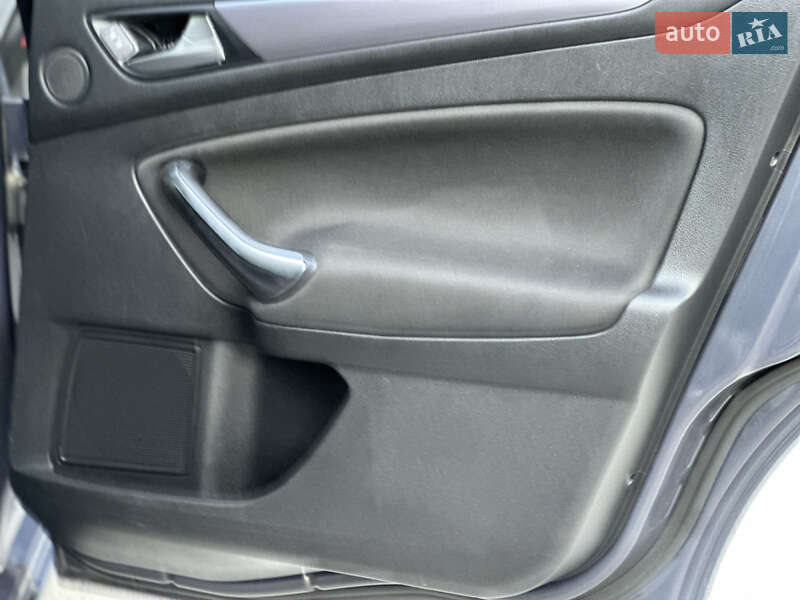 Лифтбек Ford Mondeo 2013 в Киеве