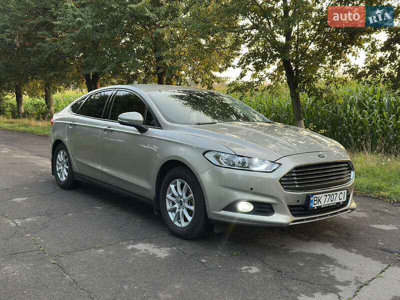 Лифтбек Ford Mondeo 2016 в Ровно