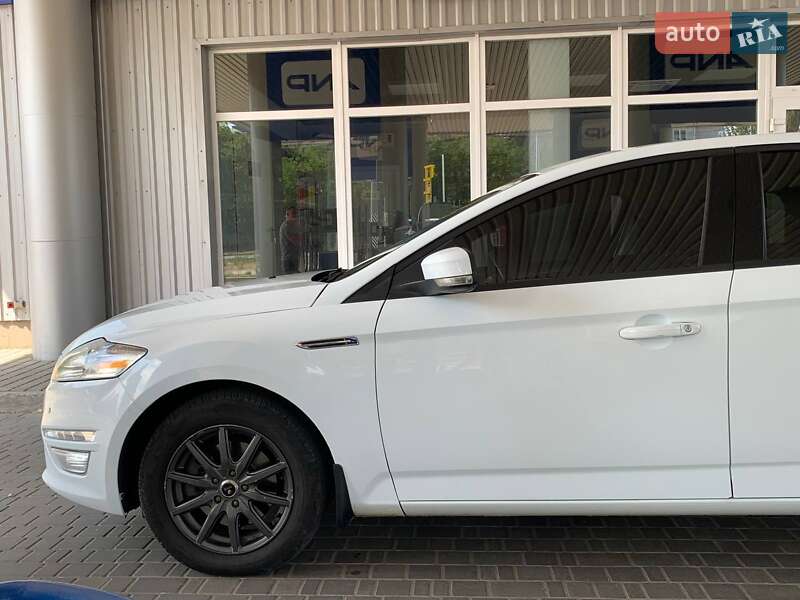 Седан Ford Mondeo 2013 в Николаеве