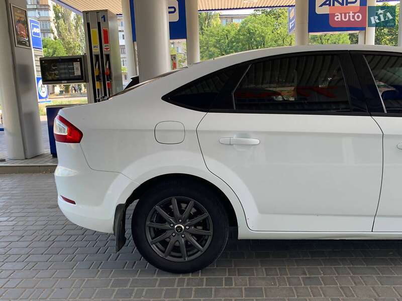 Седан Ford Mondeo 2013 в Николаеве