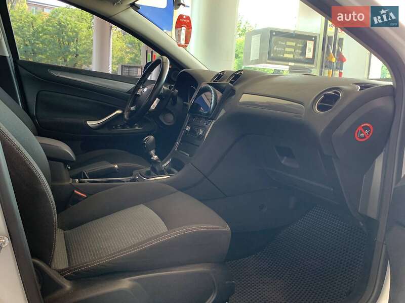 Седан Ford Mondeo 2013 в Николаеве