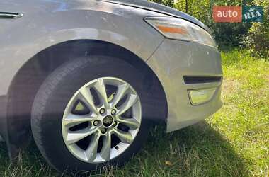 Седан Ford Mondeo 2010 в 