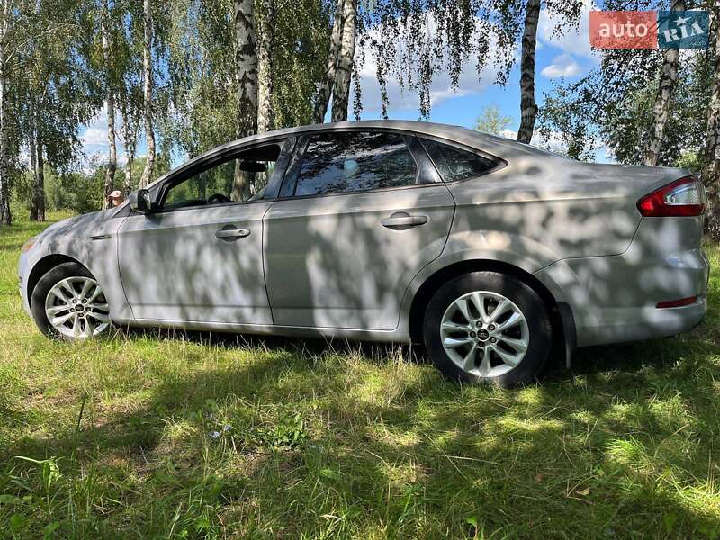 Седан Ford Mondeo 2010 в Киеве