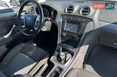 Седан Ford Mondeo 2012 в 