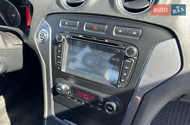 Седан Ford Mondeo 2012 в 