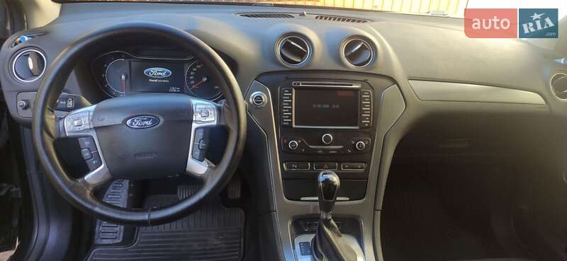 Седан Ford Mondeo 2011 в Стрию