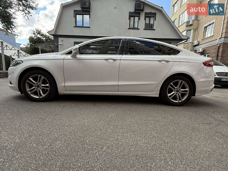 Лифтбек Ford Mondeo 2016 в Киеве