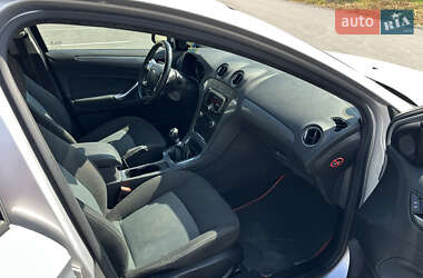 Універсал Ford Mondeo 2013 в  фото 9 Універсал Ford Mondeo 2013 в