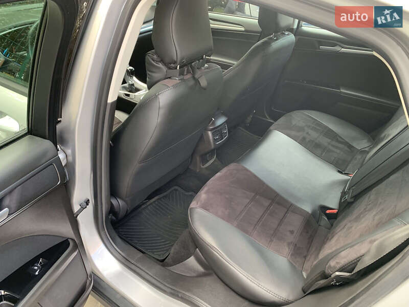 Седан Ford Mondeo 2017 в Ровно