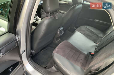 Седан Ford Mondeo 2017 в 
