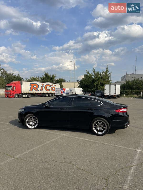 Седан Ford Mondeo 2016 в Киеве